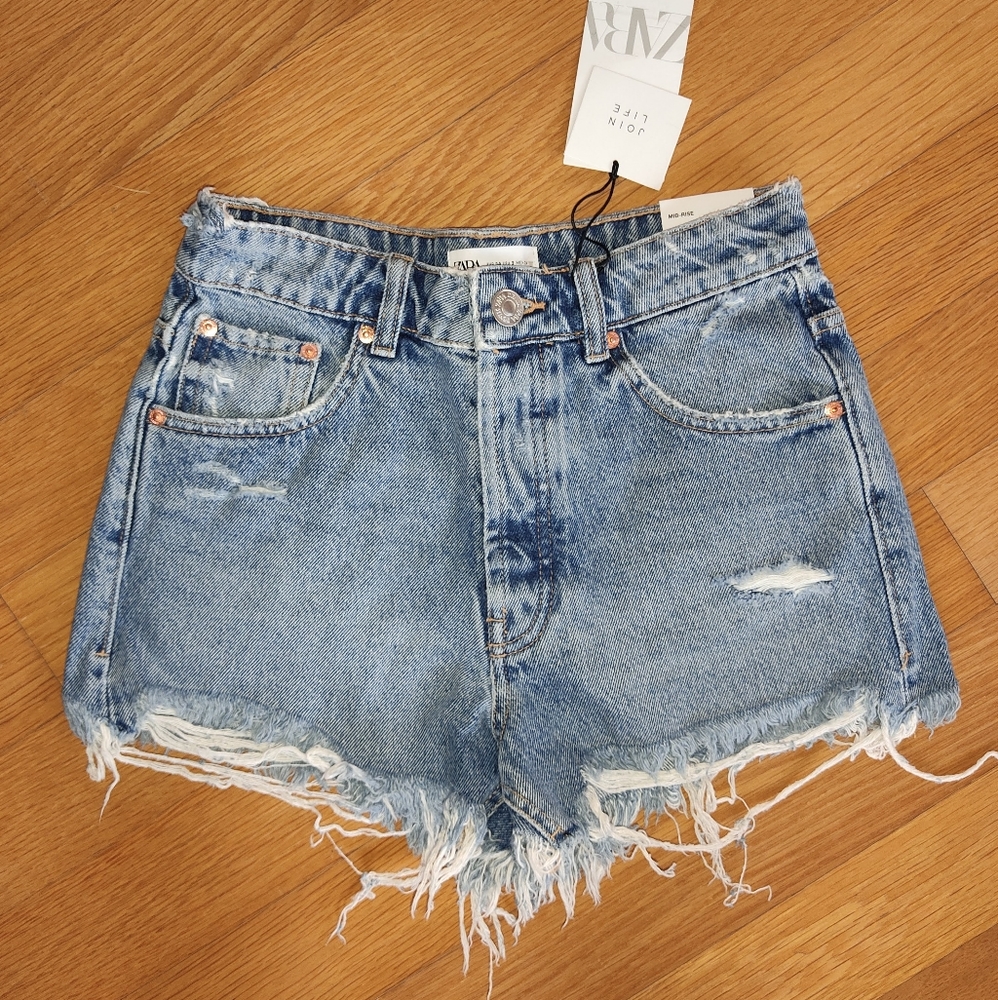 Zara mid rise jean shorts 2